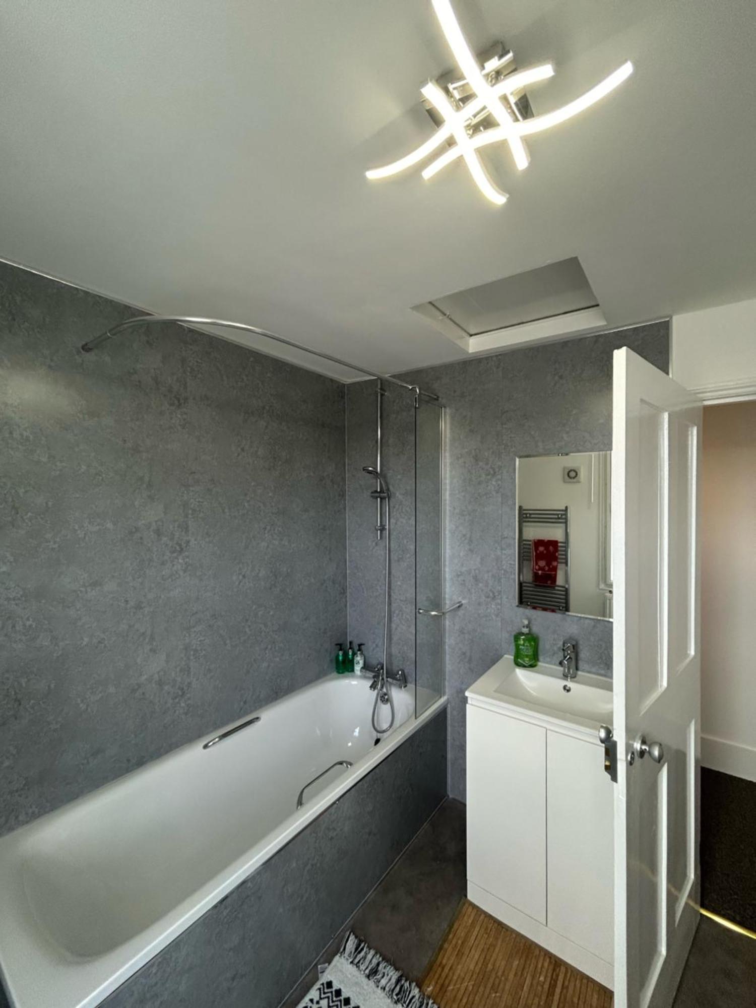 ריי Historic Grade 2 Listed Cottage With Parking מראה חיצוני תמונה